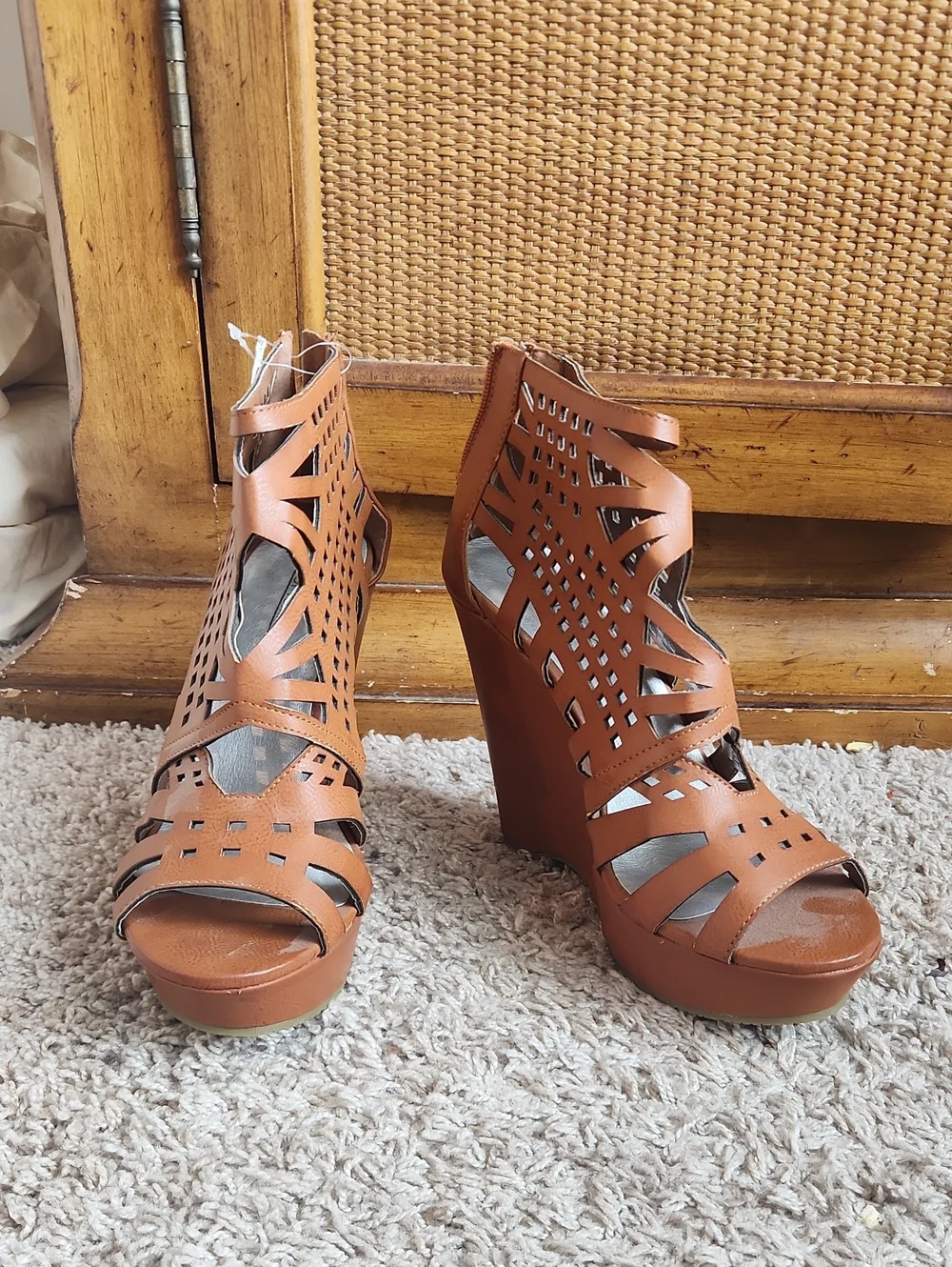Hot Tomato Brown Platform Wedge Heels NWT